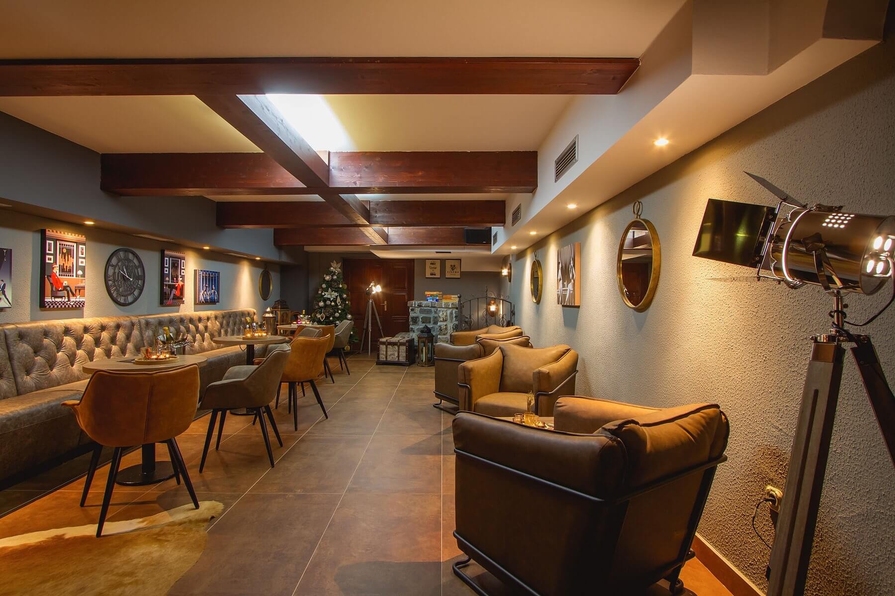 Whisky and Cigar Bar Muileann - 2020